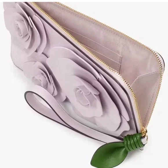 Kate spade large flower wristlet NWT - Picture 2 of 3